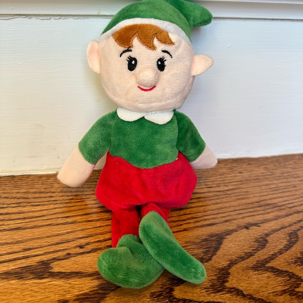 Hatchimal Santa Elf!In great condition.Perfect addition to your holiday stuffies